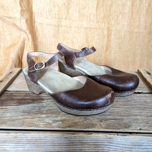 Dansko Sam Women's Size 9-9.5 Mary Jane Style Clogs Brown